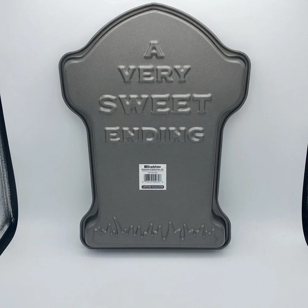 Halloween tombstone. “ A Very Sweet Ending” nonstick cake pan 14x10” Bradshaw
